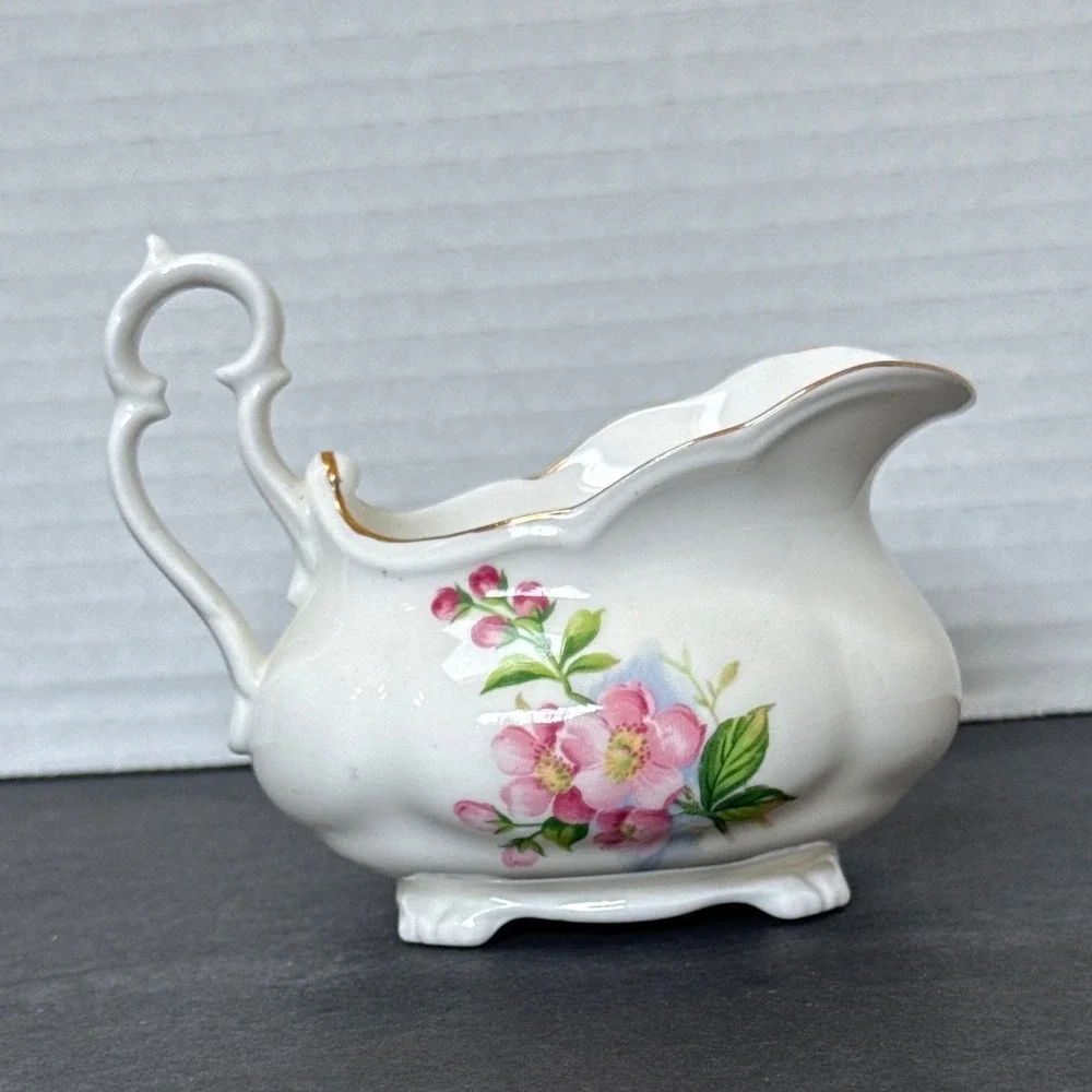 Royal Albert Bone China Evesham Creamer Pitcher Pink Floral Gold Trim England